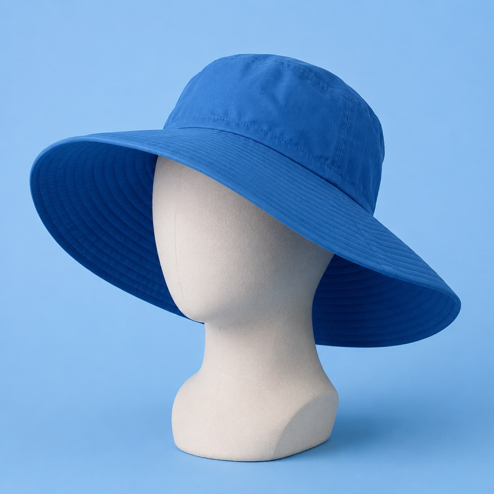 Junior hat with a 9 cm all-round brim